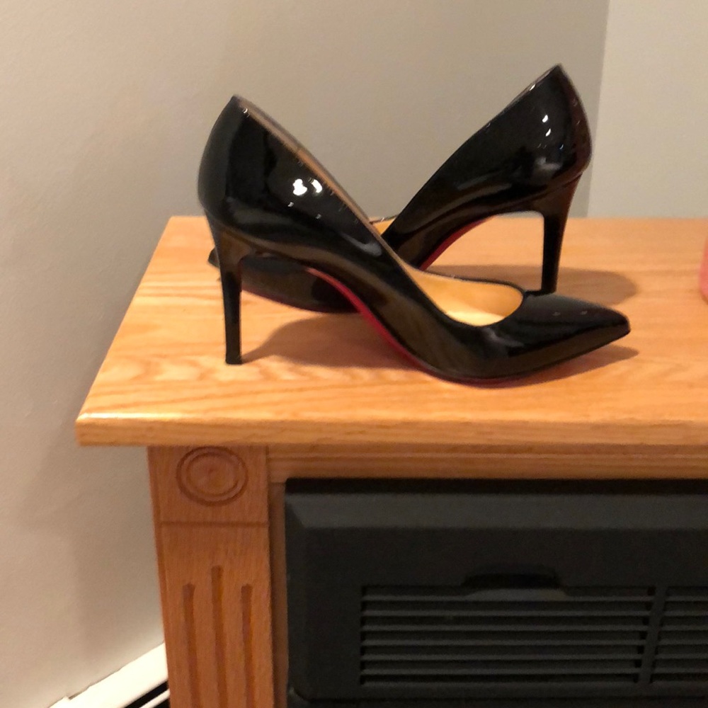 Christian Louboutin pigalle 85 patent